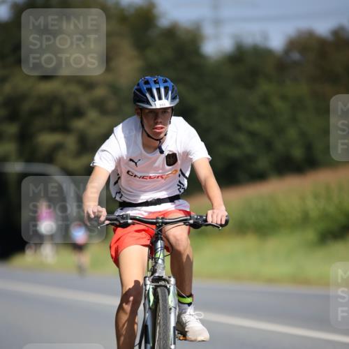 01.09.2024 - 17. Tribühne Triathlon H.Heesch http://msf.ph/oto/6948447 01.09.2024 12:01:33 Radfahren 333, 519 meine-sportfotos.de