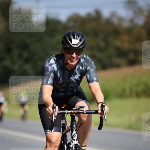 01.09.2024 - 17. Tribühne Triathlon H.Heesch http://msf.ph/oto/6948500 01.09.2024 12:03:04 Radfahren 447, 469, 705 meine-sportfotos.de