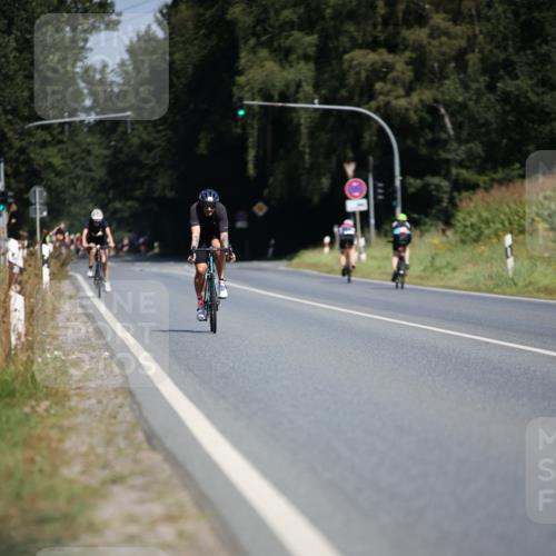 01.09.2024 - 17. Tribühne Triathlon H.Heesch http://msf.ph/oto/6948512 01.09.2024 12:03:08 Radfahren 447, 705 meine-sportfotos.de