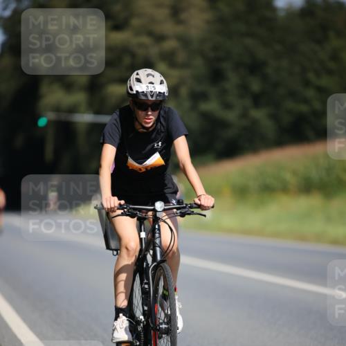 01.09.2024 - 17. Tribühne Triathlon H.Heesch http://msf.ph/oto/6948531 01.09.2024 12:03:22 Radfahren 315, 678 meine-sportfotos.de
