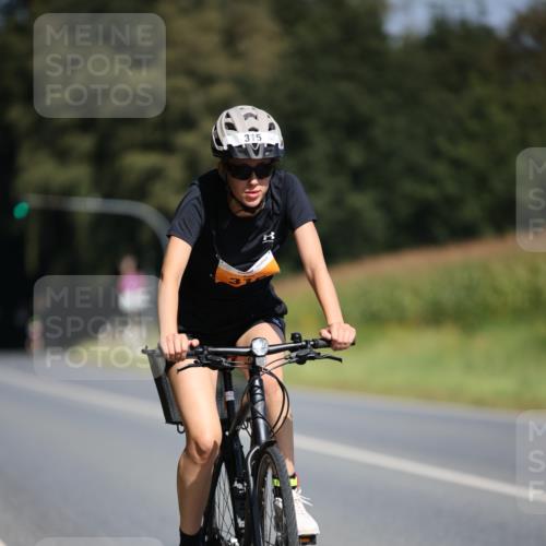 01.09.2024 - 17. Tribühne Triathlon H.Heesch http://msf.ph/oto/6948542 01.09.2024 12:03:22 Radfahren 315, 678 meine-sportfotos.de