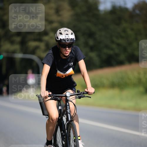 01.09.2024 - 17. Tribühne Triathlon H.Heesch http://msf.ph/oto/6948545 01.09.2024 12:03:22 Radfahren 315, 678 meine-sportfotos.de