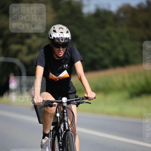 01.09.2024 - 17. Tribühne Triathlon H.Heesch http://msf.ph/oto/6948550 01.09.2024 12:03:22 Radfahren 315, 678 meine-sportfotos.de