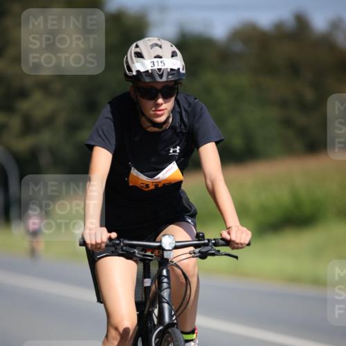 01.09.2024 - 17. Tribühne Triathlon H.Heesch http://msf.ph/oto/6948558 01.09.2024 12:03:22 Radfahren 315, 678 meine-sportfotos.de
