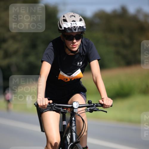 01.09.2024 - 17. Tribühne Triathlon H.Heesch http://msf.ph/oto/6948560 01.09.2024 12:03:23 Radfahren 315, 678 meine-sportfotos.de