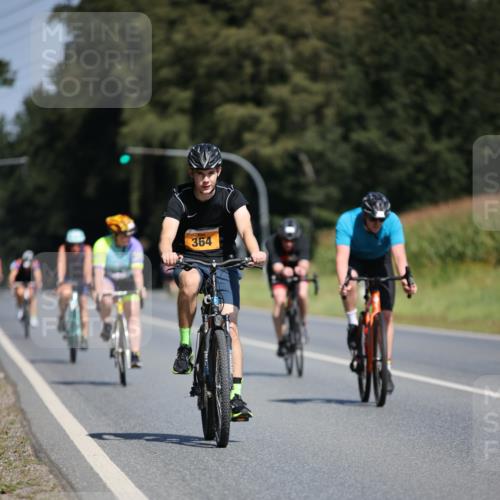 01.09.2024 - 17. Tribühne Triathlon H.Heesch http://msf.ph/oto/6948595 01.09.2024 12:03:34 Radfahren 364, 471, 518, 523, 533, 656, 694 meine-sportfotos.de