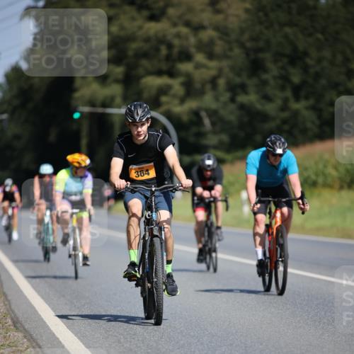 01.09.2024 - 17. Tribühne Triathlon H.Heesch http://msf.ph/oto/6948600 01.09.2024 12:03:34 Radfahren 364, 471, 518, 523, 533, 656, 694 meine-sportfotos.de