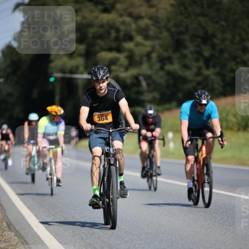 01.09.2024 - 17. Tribühne Triathlon H.Heesch http://msf.ph/oto/6948605 01.09.2024 12:03:34 Radfahren 364, 471, 518, 523, 533, 656, 694 meine-sportfotos.de