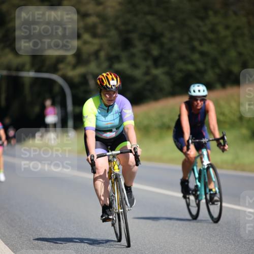 01.09.2024 - 17. Tribühne Triathlon H.Heesch http://msf.ph/oto/6948624 01.09.2024 12:03:36 Radfahren 364, 471, 518, 523, 533, 562, 656, 694 meine-sportfotos.de
