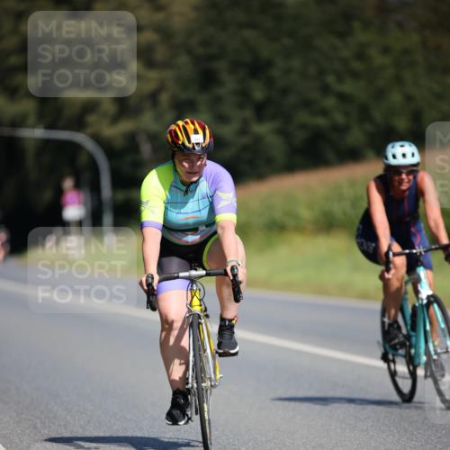 01.09.2024 - 17. Tribühne Triathlon H.Heesch http://msf.ph/oto/6948632 01.09.2024 12:03:37 Radfahren 364, 471, 518, 523, 533, 562, 656, 694 meine-sportfotos.de