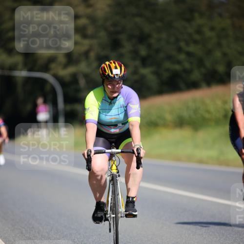 01.09.2024 - 17. Tribühne Triathlon H.Heesch http://msf.ph/oto/6948636 01.09.2024 12:03:37 Radfahren 364, 471, 518, 523, 533, 562, 656, 694 meine-sportfotos.de