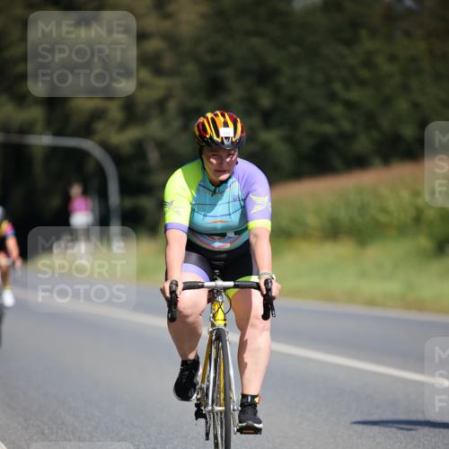 01.09.2024 - 17. Tribühne Triathlon H.Heesch http://msf.ph/oto/6948638 01.09.2024 12:03:37 Radfahren 364, 471, 518, 523, 533, 562, 656, 694 meine-sportfotos.de