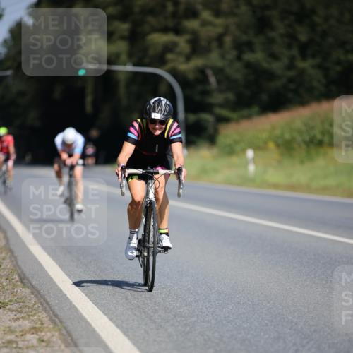 01.09.2024 - 17. Tribühne Triathlon H.Heesch http://msf.ph/oto/6948644 01.09.2024 12:03:39 Radfahren 471, 518, 533, 562, 656 meine-sportfotos.de