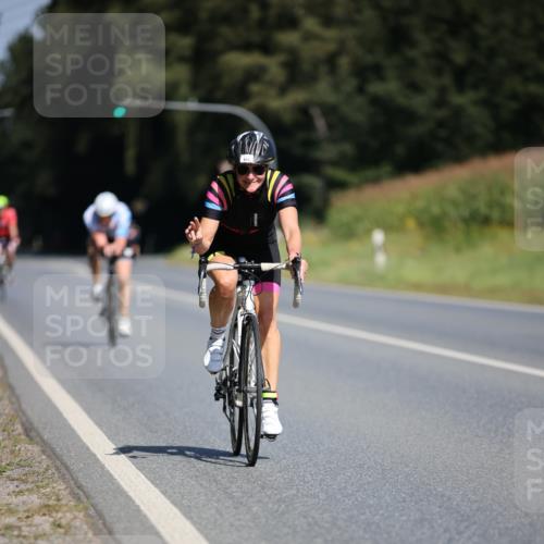 01.09.2024 - 17. Tribühne Triathlon H.Heesch http://msf.ph/oto/6948650 01.09.2024 12:03:39 Radfahren 471, 518, 533, 562, 656 meine-sportfotos.de