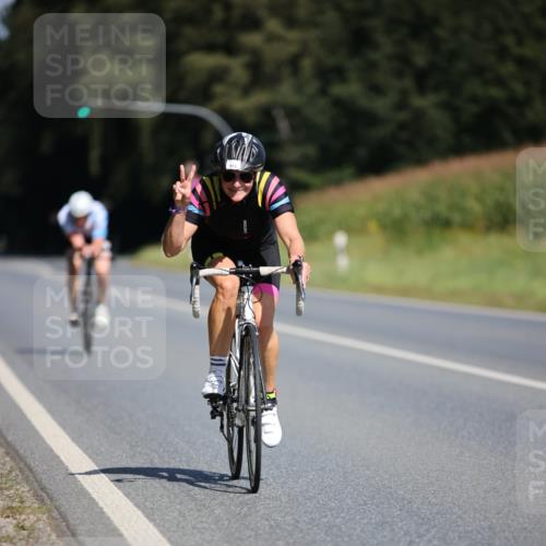 01.09.2024 - 17. Tribühne Triathlon H.Heesch http://msf.ph/oto/6948654 01.09.2024 12:03:39 Radfahren 471, 518, 533, 562, 656 meine-sportfotos.de