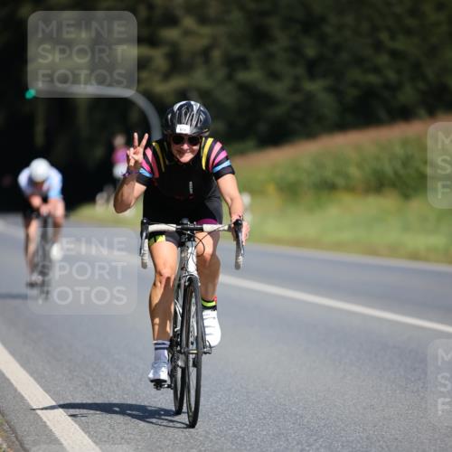 01.09.2024 - 17. Tribühne Triathlon H.Heesch http://msf.ph/oto/6948657 01.09.2024 12:03:39 Radfahren 471, 518, 533, 562, 656 meine-sportfotos.de