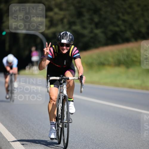 01.09.2024 - 17. Tribühne Triathlon H.Heesch http://msf.ph/oto/6948659 01.09.2024 12:03:39 Radfahren 471, 518, 533, 562, 656 meine-sportfotos.de