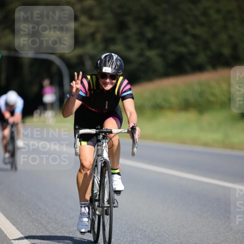 01.09.2024 - 17. Tribühne Triathlon H.Heesch http://msf.ph/oto/6948661 01.09.2024 12:03:39 Radfahren 471, 518, 533, 562, 656 meine-sportfotos.de