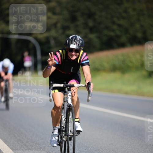 01.09.2024 - 17. Tribühne Triathlon H.Heesch http://msf.ph/oto/6948663 01.09.2024 12:03:40 Radfahren 471, 518, 533, 562, 656 meine-sportfotos.de