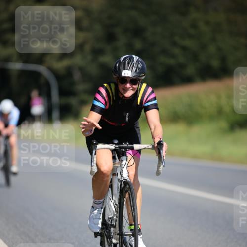 01.09.2024 - 17. Tribühne Triathlon H.Heesch http://msf.ph/oto/6948667 01.09.2024 12:03:40 Radfahren 471, 518, 533, 562, 656 meine-sportfotos.de