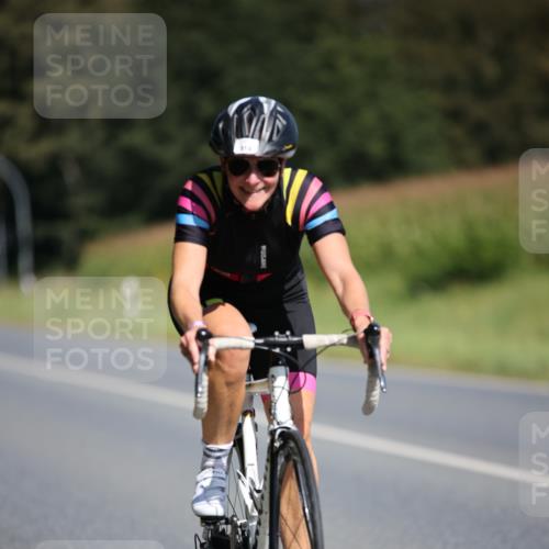 01.09.2024 - 17. Tribühne Triathlon H.Heesch http://msf.ph/oto/6948671 01.09.2024 12:03:40 Radfahren 471, 518, 533, 562, 656 meine-sportfotos.de