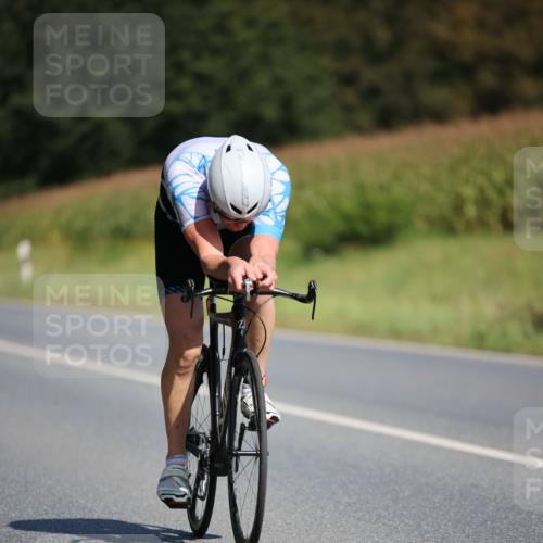 01.09.2024 - 17. Tribühne Triathlon H.Heesch http://msf.ph/oto/6948682 01.09.2024 12:03:41 Radfahren 518, 562, 656 meine-sportfotos.de
