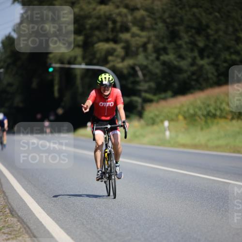 01.09.2024 - 17. Tribühne Triathlon H.Heesch http://msf.ph/oto/6948699 01.09.2024 12:03:44 Radfahren 531, 562, 656 meine-sportfotos.de