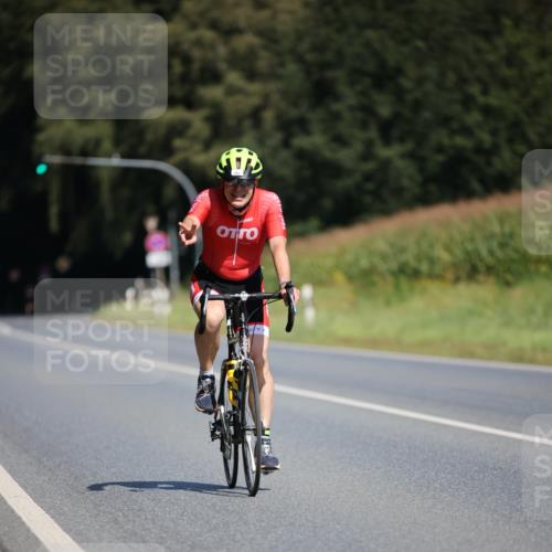 01.09.2024 - 17. Tribühne Triathlon H.Heesch http://msf.ph/oto/6948705 01.09.2024 12:03:45 Radfahren 531, 562 meine-sportfotos.de