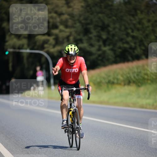 01.09.2024 - 17. Tribühne Triathlon H.Heesch http://msf.ph/oto/6948708 01.09.2024 12:03:45 Radfahren 531, 562 meine-sportfotos.de