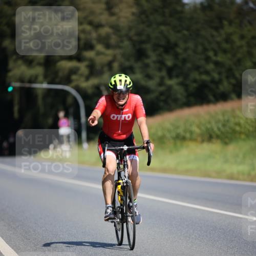 01.09.2024 - 17. Tribühne Triathlon H.Heesch http://msf.ph/oto/6948710 01.09.2024 12:03:45 Radfahren 531, 562 meine-sportfotos.de