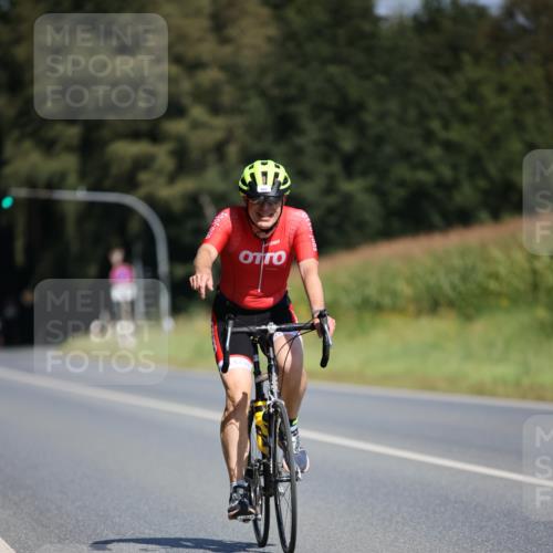 01.09.2024 - 17. Tribühne Triathlon H.Heesch http://msf.ph/oto/6948712 01.09.2024 12:03:45 Radfahren 531, 562 meine-sportfotos.de