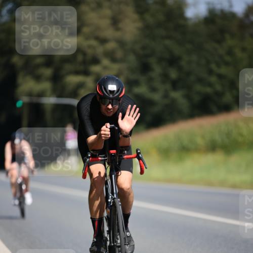 01.09.2024 - 17. Tribühne Triathlon H.Heesch http://msf.ph/oto/6948750 01.09.2024 12:04:03 Radfahren 609, 630 meine-sportfotos.de
