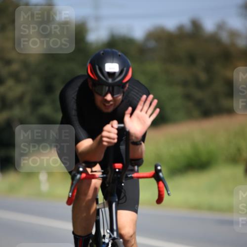 01.09.2024 - 17. Tribühne Triathlon H.Heesch http://msf.ph/oto/6948761 01.09.2024 12:04:03 Radfahren 609, 630 meine-sportfotos.de