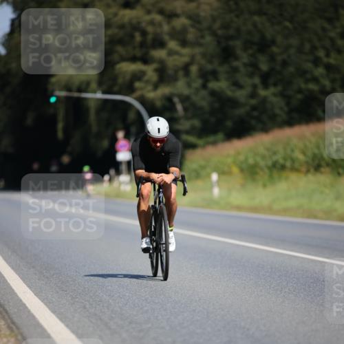 01.09.2024 - 17. Tribühne Triathlon H.Heesch http://msf.ph/oto/6948781 01.09.2024 12:04:19 Radfahren 522, 594 meine-sportfotos.de