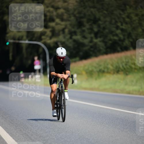 01.09.2024 - 17. Tribühne Triathlon H.Heesch http://msf.ph/oto/6948787 01.09.2024 12:04:19 Radfahren 522, 594 meine-sportfotos.de