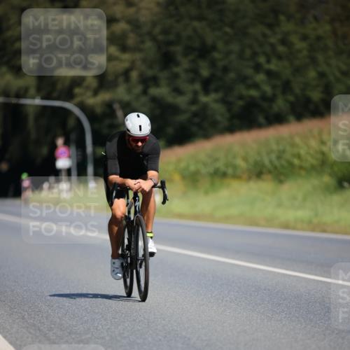 01.09.2024 - 17. Tribühne Triathlon H.Heesch http://msf.ph/oto/6948789 01.09.2024 12:04:19 Radfahren 522, 594 meine-sportfotos.de