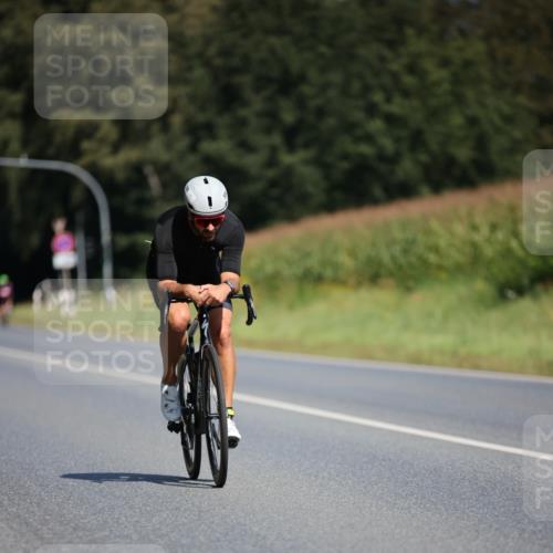 01.09.2024 - 17. Tribühne Triathlon H.Heesch http://msf.ph/oto/6948791 01.09.2024 12:04:19 Radfahren 522, 594 meine-sportfotos.de