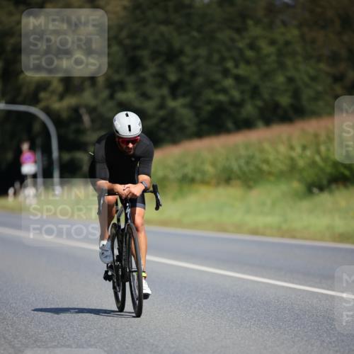 01.09.2024 - 17. Tribühne Triathlon H.Heesch http://msf.ph/oto/6948793 01.09.2024 12:04:19 Radfahren 522, 594 meine-sportfotos.de