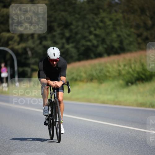 01.09.2024 - 17. Tribühne Triathlon H.Heesch http://msf.ph/oto/6948795 01.09.2024 12:04:19 Radfahren 522, 594 meine-sportfotos.de