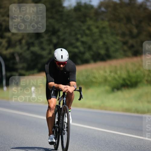01.09.2024 - 17. Tribühne Triathlon H.Heesch http://msf.ph/oto/6948801 01.09.2024 12:04:19 Radfahren 522, 594 meine-sportfotos.de