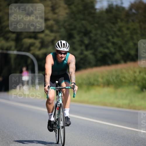 01.09.2024 - 17. Tribühne Triathlon H.Heesch http://msf.ph/oto/6948805 01.09.2024 12:05:45 Radfahren 347, 526, 668, 689 meine-sportfotos.de