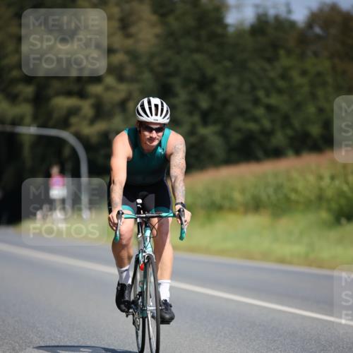 01.09.2024 - 17. Tribühne Triathlon H.Heesch http://msf.ph/oto/6948807 01.09.2024 12:05:45 Radfahren 347, 526, 668, 689 meine-sportfotos.de