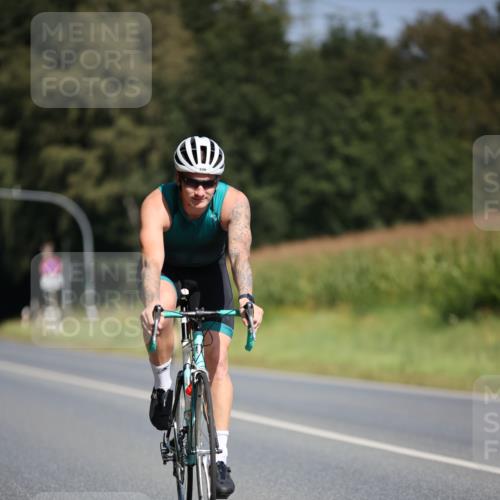 01.09.2024 - 17. Tribühne Triathlon H.Heesch http://msf.ph/oto/6948809 01.09.2024 12:05:45 Radfahren 347, 526, 668, 689 meine-sportfotos.de