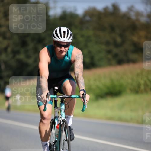 01.09.2024 - 17. Tribühne Triathlon H.Heesch http://msf.ph/oto/6948819 01.09.2024 12:05:45 Radfahren 347, 526, 668, 689 meine-sportfotos.de