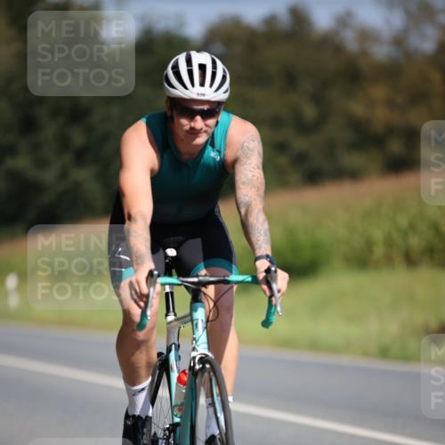 01.09.2024 - 17. Tribühne Triathlon H.Heesch http://msf.ph/oto/6948821 01.09.2024 12:05:46 Radfahren 347, 526, 668, 689 meine-sportfotos.de