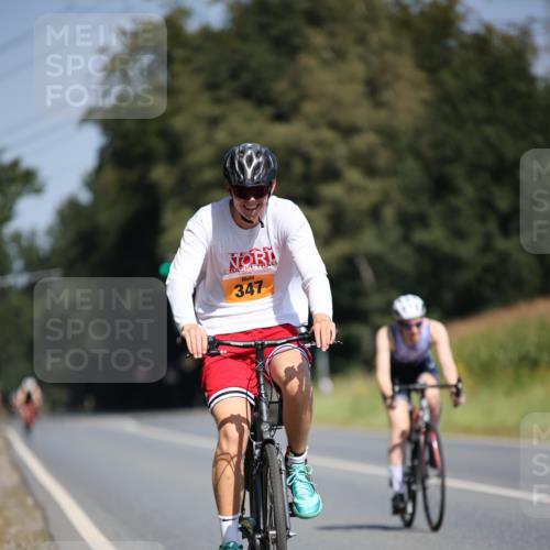01.09.2024 - 17. Tribühne Triathlon H.Heesch http://msf.ph/oto/6948825 01.09.2024 12:05:52 Radfahren 347, 689 meine-sportfotos.de