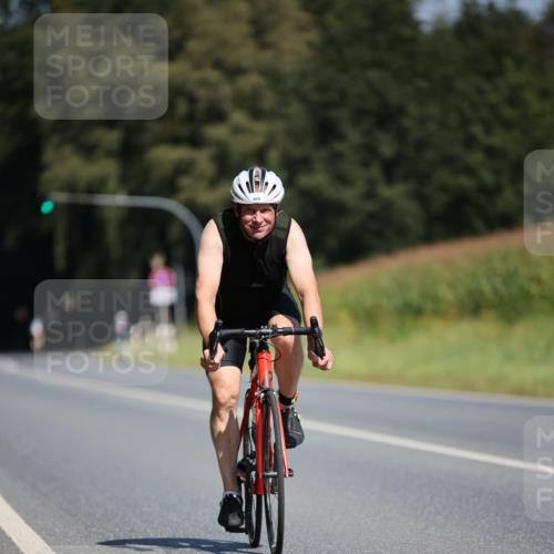 01.09.2024 - 17. Tribühne Triathlon H.Heesch http://msf.ph/oto/6948840 01.09.2024 12:06:02 Radfahren 459, 539, 561 meine-sportfotos.de