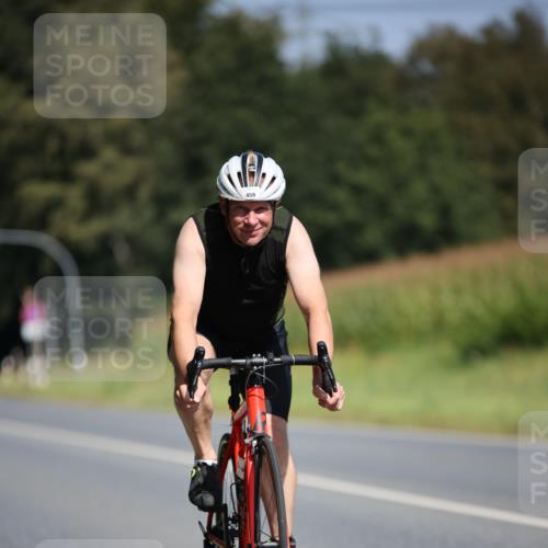 01.09.2024 - 17. Tribühne Triathlon H.Heesch http://msf.ph/oto/6948851 01.09.2024 12:06:03 Radfahren 459, 539, 561 meine-sportfotos.de
