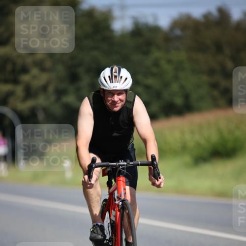 01.09.2024 - 17. Tribühne Triathlon H.Heesch http://msf.ph/oto/6948853 01.09.2024 12:06:03 Radfahren 459, 539, 561 meine-sportfotos.de