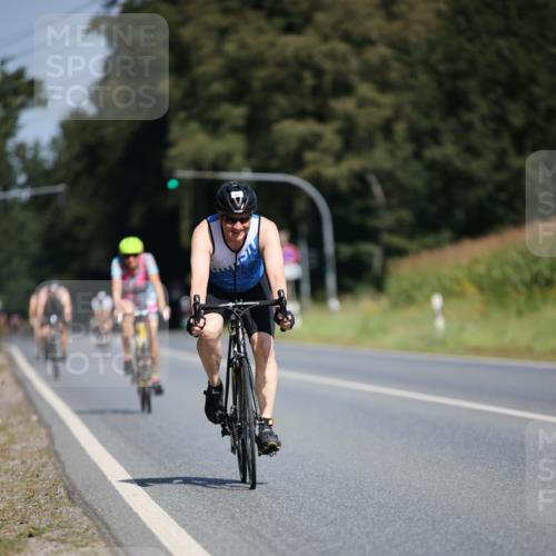 01.09.2024 - 17. Tribühne Triathlon H.Heesch http://msf.ph/oto/6948860 01.09.2024 12:06:09 Radfahren 483, 539, 561, 611, 704 meine-sportfotos.de